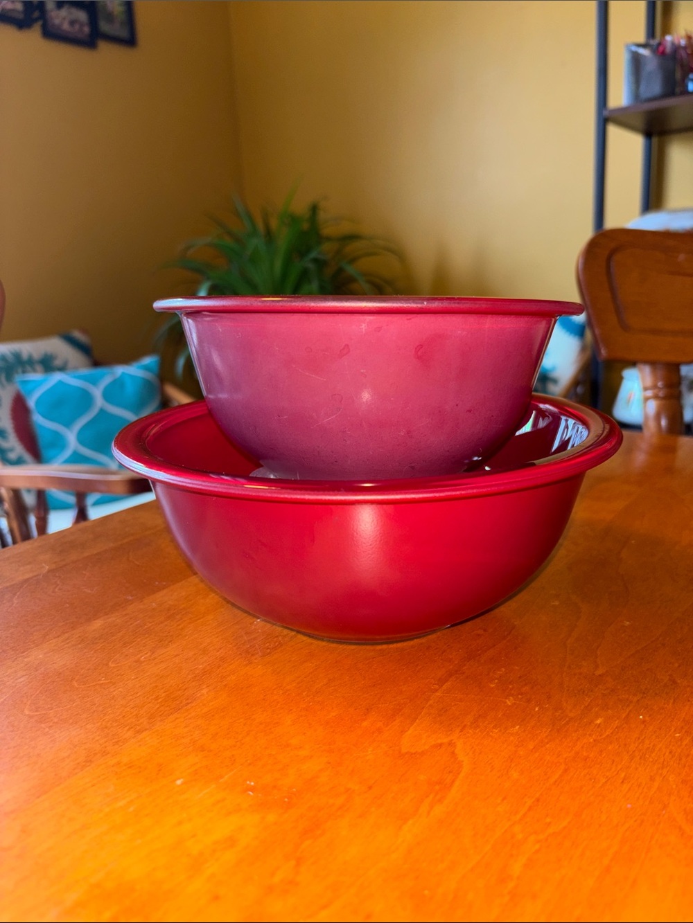 Red Pyrex Mixing Bowls - Set of 2